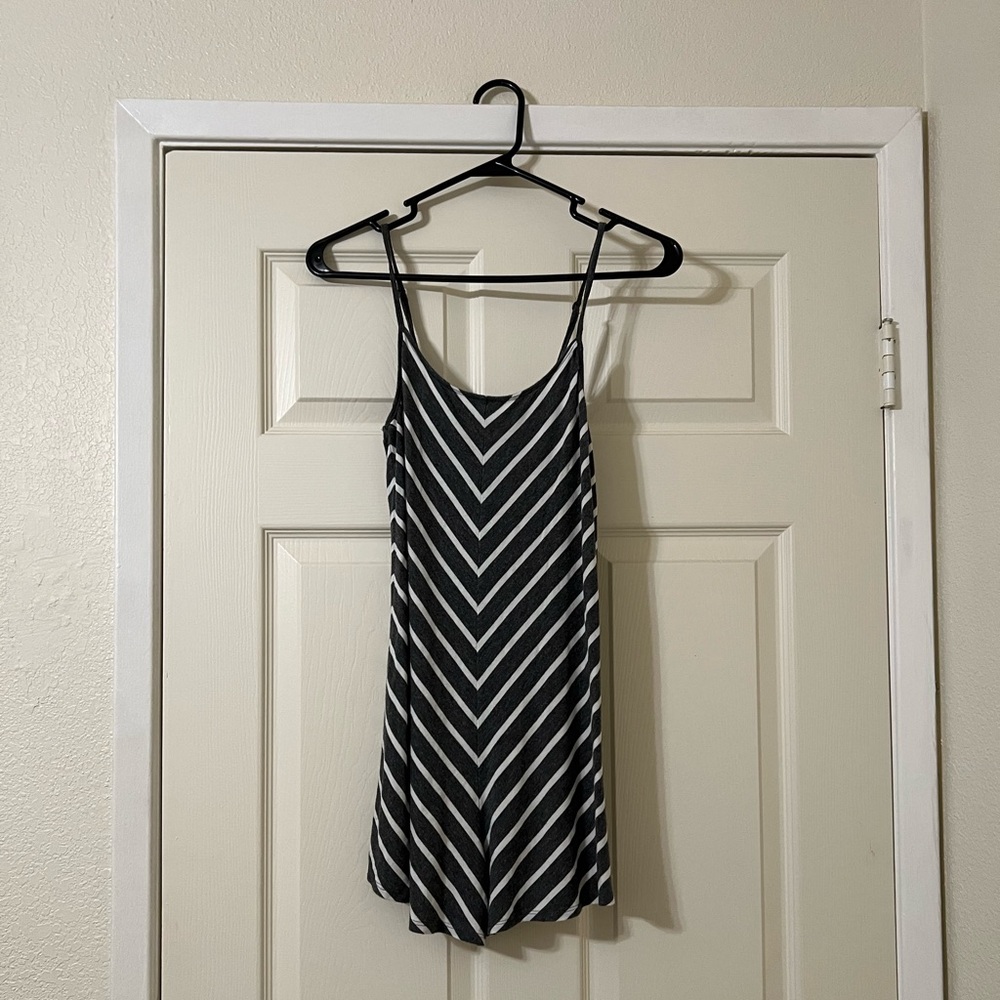 Aerie Heather Grey and White Romper - Size XS